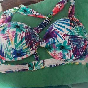 Victoria Secret Swim top *sold on mercie*